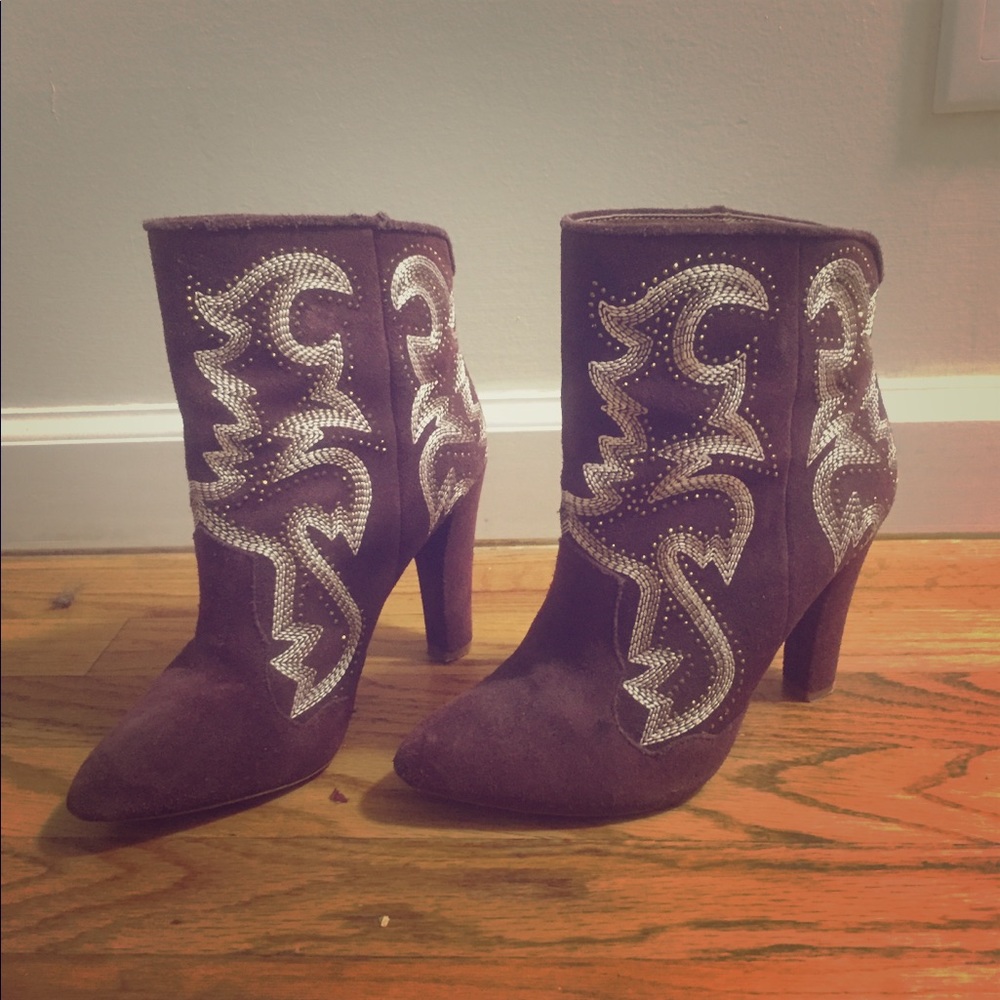 STEVE MADDEN Western Style Booties